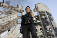 Resident Evil: Retribution – Rain (Michelle Rodriguez) ist ein ziemlich "toughes Mädchen", dass sich nicht in Bockshorn jagen lässt ...