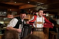 Servus Musikantenstammtisch – Beim Musikantenstammtisch im Stubaital wurde zünftig musiziert
