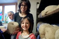 Zu Tisch ... – Das Roggenbrot von Villar-d´Arêne wird mit einem Holzsiegel markiert.