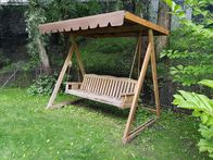 Markt – "Holzstuhl im Garten"