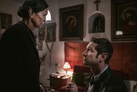 Trost und Rath - Tanz mit dem Teufel – Großmutter (Linde Prelog) und Moritz Montblanc (Andreas Kiendl)