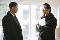 Castle – Bei den Ermittlungen stößt Javier Esposito (Jon Huertas, l.) auf Ungereimtheiten. Kann der Assistent Darius Langley (John Paul Pitoc, r.) Licht ins Dunkel bringen?