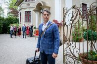 Sturm der Liebe – v.l.n.r.: Erich Altenkopf, Tanja Lanäus, Sabine Werner, Dirk Galuba, Antje Hagen, Sepp Schauer) verlässt den "Fürstenhof".