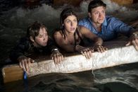 San Andreas – Ollie Taylor (Art Parkinson), Blake (Alexandra Daddario), Ben Taylor (Hugo Johnstone-Burt).
