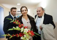 Der Bergdoktor – (v.li.) Mark Keller (Dr. Alexander Kahnweiler), Rebecca Immanuel (Vera Fendrich), Lambert Hamel (Prof. Fendrich).