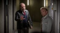 Das Morgan Projekt – MORG-158 - Psychologist Alan Shapiro (Paul Giamatti) and Dr. Ziegler (Toby Jones)