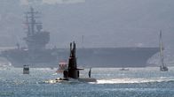 Kriegsschiffe - Tod auf See – In einer Übung im Jahr 2005 schafft es die Crew des schwedischen U-Boots "HSwMS Gotland" sich unentdeckt an allen Begleitschiffen des US-amerikanischen Flugzeugträger "USS Ronald Reagan" vorbei zu schleichen. Im Kriegsfall hätte das U-Boot den Träger versenken können.