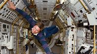 Spacetime – Im Jahre 1993 flog Astronaut Ulrich Walter selbst für zehn Tage an Bord eines Space-Shuttles in die Erdumlaufbahn. In dieser Episode erklärt er dem Publikum mehr über rätselhafte Beobachtungen am Rand unseres Sonnensystems.