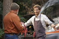 B Positive – Harry (Hector Elizondo, l.); Drew Dunbar (Thomas Middleditch, r.)