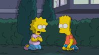 Die Simpsons – Lisa (l.); Bart (r.)