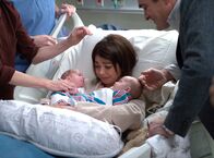 Modern Family – Sarah Hyland (Haley Dunphy), Ty Burrell (Phil Dunphy).
