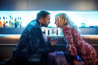 Love Machine – Georg Hillmaier (Thomas Stipsits), Uschi Baumann (Barbara Schöneberger).
