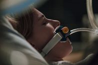Doktor Ballouz – Marlene (Lea Freund) wird nur noch von den Geräten am Leben erhalten. Was wäre ihr Wille gewesen, ihre Organe zu spenden oder nicht?