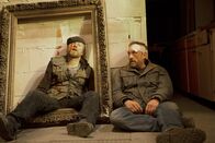 Das ewige Leben – L-R: Köck (Roland Düringer), Brenner (Josef Hader)