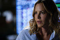 Navy CIS – Verzweifelt versucht McGee, mit dem Amateurfunkgerät des Opfers Zeugen ausfindig zu machen - kann ihm Jack (Maria Bello) eine Hilfe dabei sein oder hat sie eine andere Strategie?