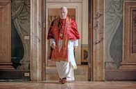 Habemus Papam - Ein Papst büxt aus – Kardinal Melville (Michel Piccoli) kann es nicht fassen: Er soll der neue Papst sein. Als die Panik ihn erfasst, gibt es für ihn nur einen Weg: raus aus dem Vatikan.