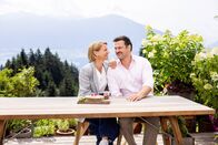 2 in Tirol - Heimat grenzenlos entdecken – Das Moderations-Duo Kristina Sprenger und Sigi Fink (auf der Umbrüggler Alm)