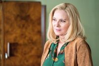 Filthy Rich – Margaret Monreaux (Kim Cattrall)