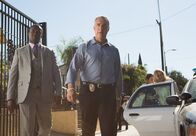 Bosch – L-R: Jerry Edgar (Jamie Hector), Harry Bosch (Titus Welliver)