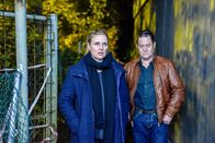 Die Chefin – Vera Lanz (Katharina Böhm) und Paul Böhmer (Jürgen Tonkel) am Tatort.