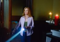 Under the Dome – Christine (Marg Helgenberger) muss sich eingestehen, dass sich nicht alle beeinflussen lassen ...
