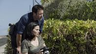Hawaii Five-0 – Quinn Liu (Katrina Law, l.); Steve McGarrett (Alex O'Loughlin, r.)