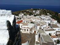 Griechenland - Von Insel zu Insel – Vom Kloster auf Patmos - dem Evangelisten Johannes gewidmet, der hier in einer Grotte die Apokalypse geschrieben haben soll - hat man einen guten Überblick über die ganze Insel.