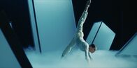 L'Opéra - Dancing in Paris – Zoé (Ariane Labed) ist verunsichert, denn eine spontane Änderung des Choreografen einer lang erwarteten Aufführung treibt Zoé an ihre Grenzen. Ist sie dennoch in der Lage das Publikum zu fesseln?