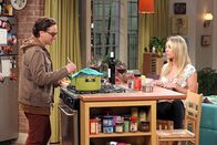The Big Bang Theory – Johnny Galecki (Leonard Hofstadter), Kaley Cuoco (Penny).
