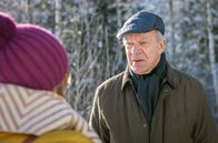 Sturm der Liebe – Werner (Dirk Galuba, r.) verhindert aus Sorge um Christoph, dass Katja (Isabell Stern, l.) die Polizei ruft.