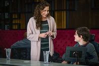 Speechless – Maya DiMeo (Minnie Driver, l.); JJ DiMeo (Micah Fowler, r.)