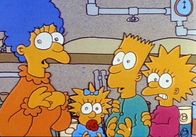Die Simpsons – Aus Angst vor einem Atomkrieg haben sich die Simpsons im Keller versteckt.