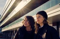 Tatort (SWR) – Die Kommissarinnen beschäftigen sich mit der Entführung eines Achtjährigen, v.li.: Ulrike Folkerts als Lena Odenthal, Lisa Bitter als Johanna Stern