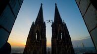 Der Kölner Dom - Gotischer Superbau am Rhein – Drohnenvermessung für den "digitalen Zwilling" des Doms.