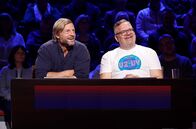 Wer weiß denn sowas? – Rateteam-Kapitän Elton (r.) und der Schauspieler Henning Baum (l.) bilden ein Rateteam.