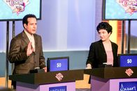 Monk – Tony Shalhoub (Adrian Monk), Lauren Cohn (Bibliothekarin).