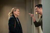 How I Met Your Father – Sophie (Hilary Duff, l.); Drew (Josh Peck, r.)