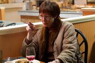 I, Tonya – Tonyas alleinerziehende Mutter LaVona (Allison Janney) ist mit nichts zufrieden zu stellen.
