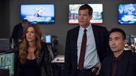 Unforgettable – L-R: Carrie Wells (Poppy Montgomery), Al Burns (Dylan Walsh), Jay Lee (James Hiroyuki Liao)