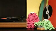 Wisch & Mop – Mit Plattenspieler und Spieluhr machen Wisch & Mop ihre ganz eigene Musik.