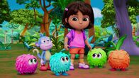 Dora – Boots (2.v.l.), Dora (3.v.r.)
