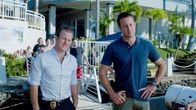 Hawaii Five-0 – Als Russel Donovan ermordet wird und seine 16-jährige Tochter Kelly spurlos verwunden ist, müssen Danny (Scott Caan, l.) und Steve (Alex O'Loughlin, r.) herausfinden, wer dahinter steckt ...
