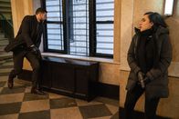 FBI: Special Crime Unit – Special Agent Omar Adom 'OA' Zidan (Zeeko Zaki, l.); Hana Gibson (Keisha Castle-Hughes, r.)