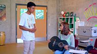 Spotlight – L-R: Lasse (Esmael Agostinho), Emily (Nevena Schöneberg)