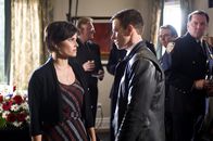 Max Payne – Christa Balder (Nelly Furtado), die Frau seines ermordeten Expartners, macht Max Payne (Mark Wahlberg, M.) schwere Vorwürfe.