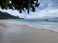 Verrückt nach Meer – Beau Vallon - Nur einer der zahlreichen Traumstrände auf der Seychellen-Insel Mahé.