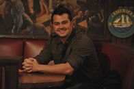 How I Met Your Mother – Als Barneys Herausforderung bei der siebten Frau zu scheitern droht, ist Lily es, die ihm den Weg frei macht und für Joanna Yankee-Spieler Nick Swisher (Nick Swisher) abwimmelt ...
