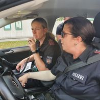 Stadtpolizei Baden – Stadtpolizistin Birgit (l.); Stadtpolizistin Bettina (r.)