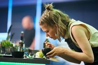 The Taste – Titel: The Taste; Staffel: 10; Folge: 3; Ausstrahlungszeitraum bis: 2022-10-04; Person: Theresa; Copyright: SAT.1/Jens Hartmann; Fotograf: Jens Hartmann; Bildredakteur: Laura Stephan; Dateiname: 2525167.jpg; Rechtehinweis: Dieses Bild darf bis eine Woche nach Ausstrahlung honorarfrei fuer redaktionelle Zwecke und nur im Rahmen der Programmankuendigung verwendet werden. Spaetere Veroeffentlichungen sind nur nach Ruecksprache und ausdruecklicher Genehmigung der Seven.One Entertainment Group GmbH moeglich. Nicht fuer EPG! Verwendung nur mit vollstaendigem Copyrightvermerk. Das Foto darf nicht veraendert, bearbeitet und nur im Ganzen verwendet werden. Es darf nicht archiviert werden. Es darf nicht an Dritte weitergeleitet werden. Aneinanderreihung/Zusammenlegung/Kopplung von Bildern zum Zweck der Erstellung von Slide-Shows o.ä. nicht gestattet; Verbindung/Einfügen/Anfügen von Werbung nicht gestattet. Bei Fragen: foto@seven.one Voraussetzung fuer die Verwendung dieser Programmdaten ist die Zustimmung zu den Allgemeinen Geschaeftsbedingungen der Presselounges der Sender der Seven.One Entertainment Group GmbH.