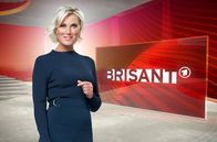 Brisant – Moderatorin Kamilla Senjo im ARD BRISANT Studio